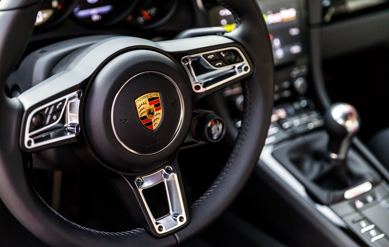 Illustration for article titled The 2018 Porsche 911 Carrera T Is the Perfect 911 If You Can’t Afford a GT3